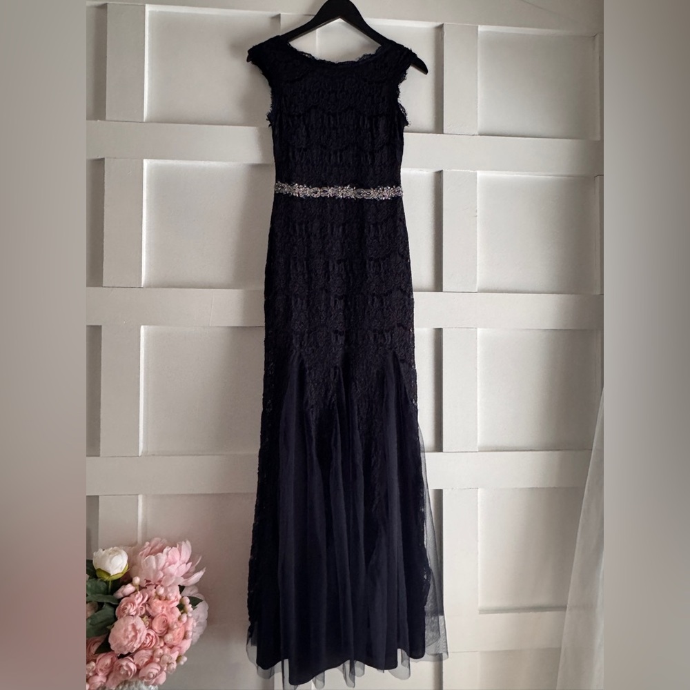 Betsy & Adam NAVY BLUE Lace Maxi Dress, size 4